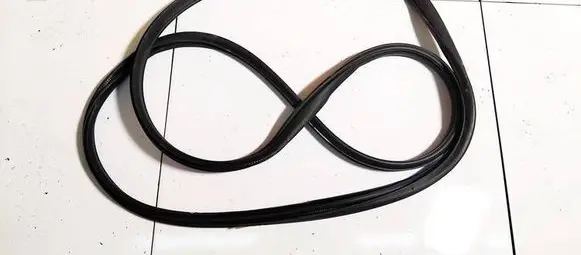 Subaru Outback Rubber seal front coupe door 
