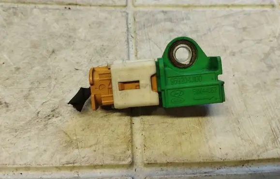 Hyundai i20 (PB PBT) Airbag deployment crash/impact sensor 959201J100