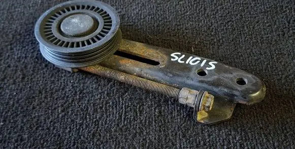 Subaru Legacy Generator/alternator belt tensioner