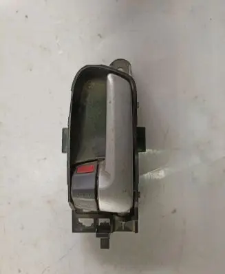 Suzuki Grand Vitara II Rear door interior handle