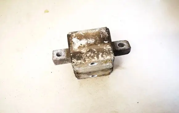 Mercedes-Benz E W211 Engine mount bracket