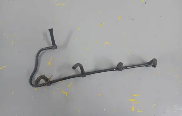 Nissan Note (E11) Fuel return line/hose 