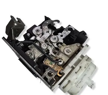 Audi A4 S4 B5 8D Front door lock 8D2837016
