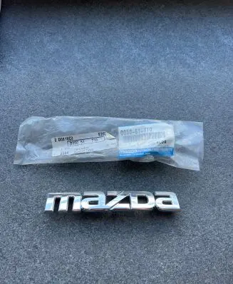 Mazda 2 Manufacturers badge/model letters D35051710