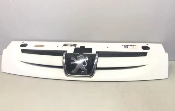 Peugeot Partner Front grill 9644758777 3268T01