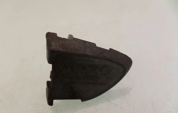 Volkswagen PASSAT B6 Front door handle cover 3C0839167