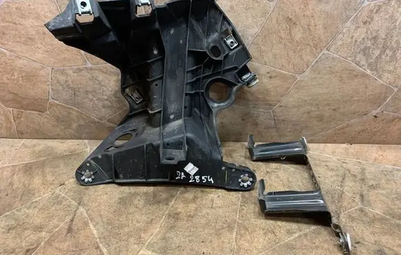 BMW X5 F15 Fender mounting bracket 7294544