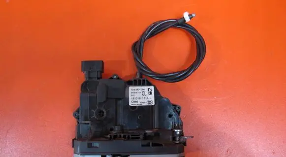 Peugeot Boxer Front door lock 1393801080