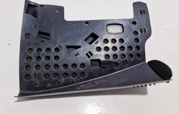 Mercedes-Benz C AMG W204 Dashboard lower bottom trim panel A2046800282