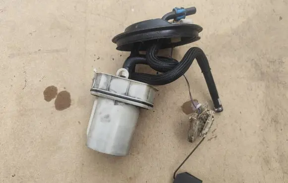 Opel Zafira A Fuel level sensor 24432621 0580300020