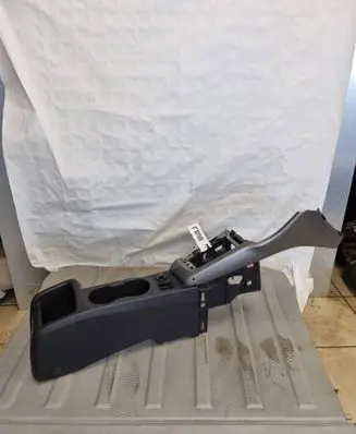Ford Focus Center console 
