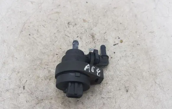 BMW 5 E39 Vacuum valve 1748875