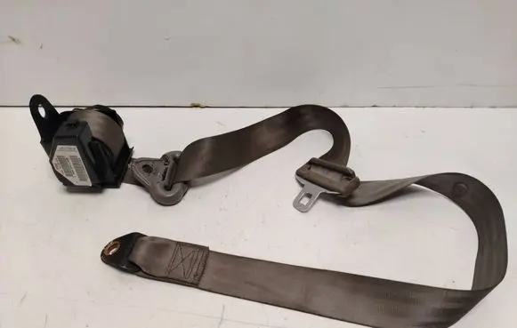 Middle seatbelt (rear)