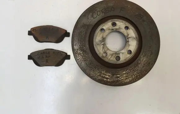 Opel Corsa F Front brake disc 9829345680