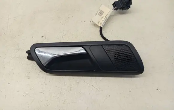 Volkswagen PASSAT B6 Rear door interior handle 3C4839114