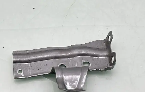 Nissan Navara D23 Fender mounting bracket