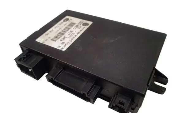 Audi A4 S4 B6 8E 8H Tow bar trailer control unit/module 8E0907383 5DS00840800 S0001