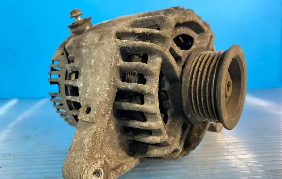 Toyota Auris 150 Generator/alternator 270600D190