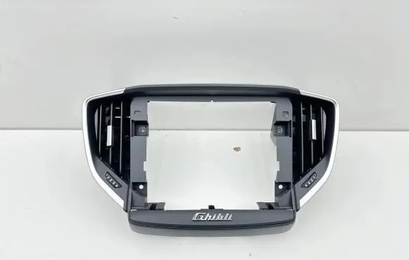Maserati Ghibli Dash center air vent grill 670066392 101680300107 679066392