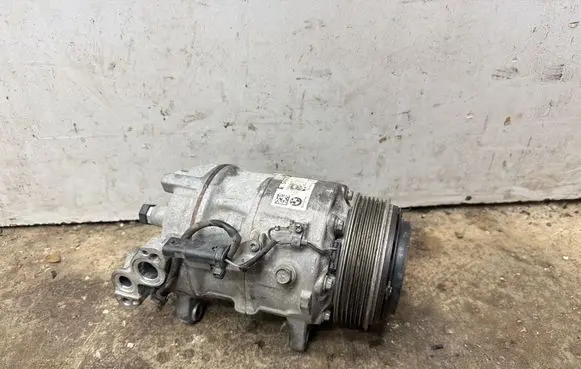 BMW 5 G30 G31 G38 Air conditioning (A/C) compressor (pump) 7945819