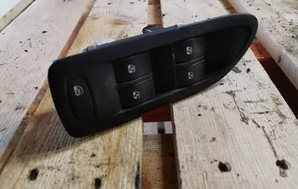 Renault Laguna II Electric window control switch