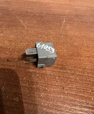 Mercedes-Benz A W169 Other relay A0025422619 D1053