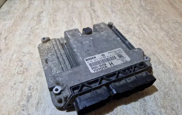 Toyota Yaris Engine control unit/module 896610D450