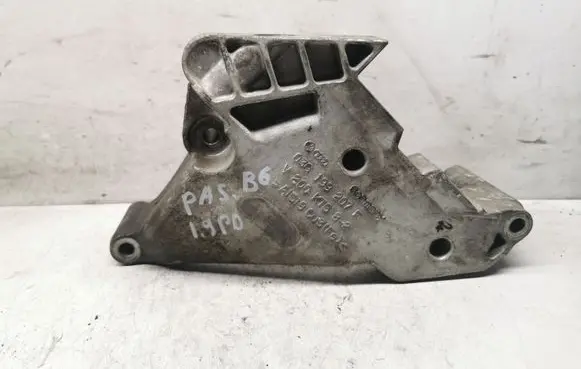 Volkswagen PASSAT B6 Engine mounting bracket 03G199207F