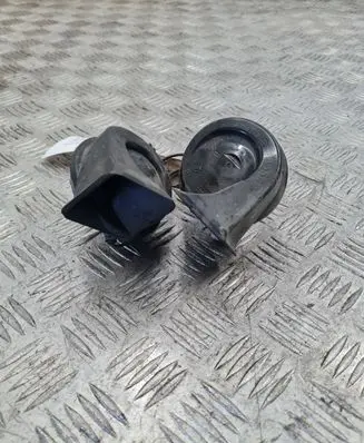 Nissan Primera Horn signal 703881157