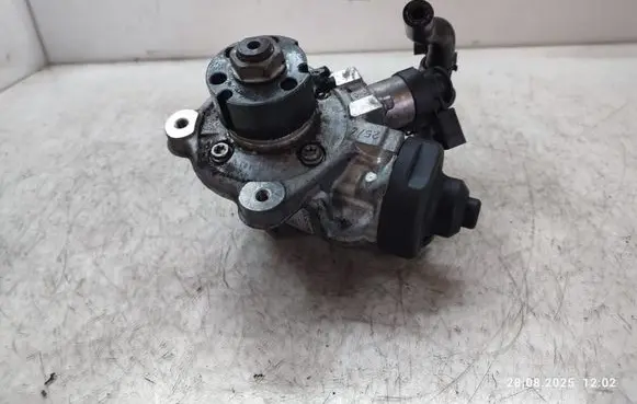 Skoda Superb B6 (3T) Fuel injection high pressure pump 03L130755D 0445010514