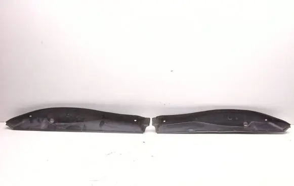 Mercedes-Benz C W204 Fender end trim A2048890125 A2048890225