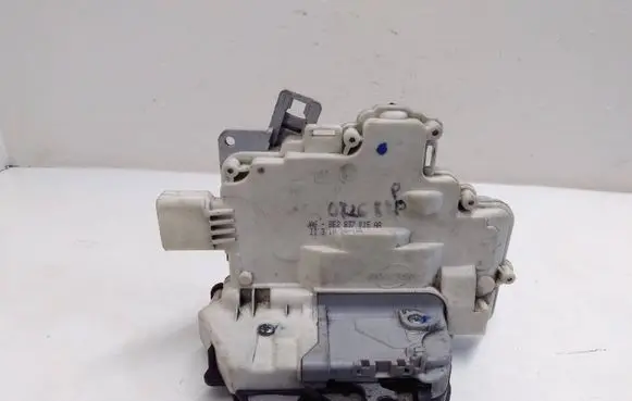 Audi A4 S4 B7 8E 8H Front door lock 8E2837015AA