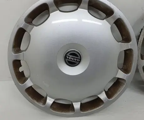 Volvo V50 R16 wheel hub/cap/trim 