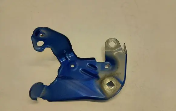 Fender mounting bracket