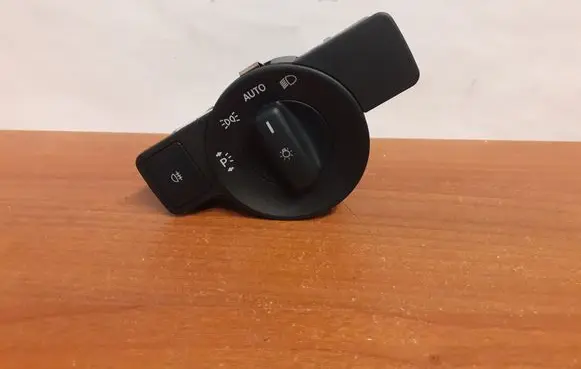 Mercedes-Benz Vito Viano W447 Light switch A2469050250 8677