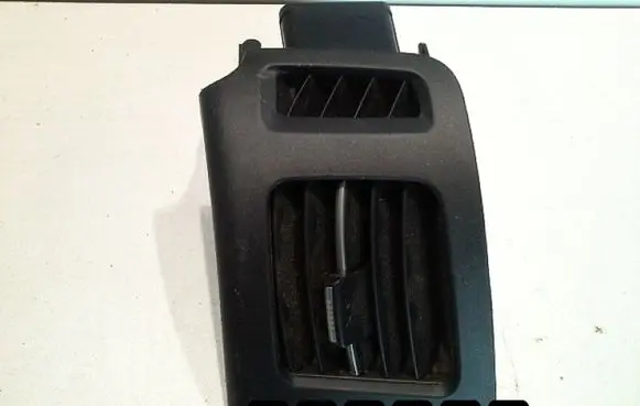 Toyota Prius (XW20) Dash center air vent grill 47070