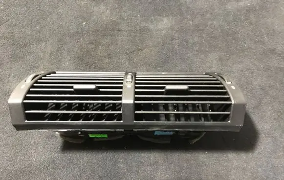 BMW X5 E53 Dash center air vent grill 8402216