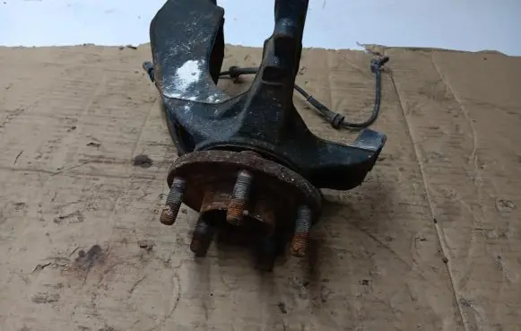 Volvo C70 Front wheel hub 3M513K171