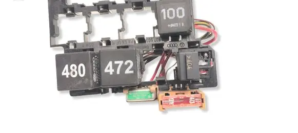Volkswagen Transporter - Caravelle T5 Relay mounting block 7H0937503