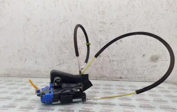 Audi A4 S4 B5 8D Rear door lock 8D0839016A