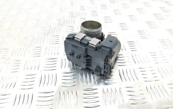 Volkswagen T-Roc Throttle valve 04C133062C