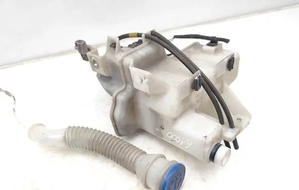 Windshield washer fluid reservoir/tank