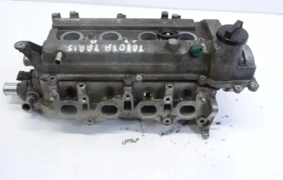Toyota Yaris Engine head 