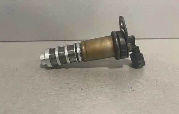 BMW 3 GT F34 Camshaft vanos timing valve 7585776 11367585776 13151214