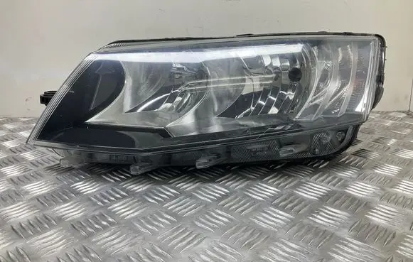 Skoda Octavia Mk3 (5E) Headlight/headlamp 5E2941015
