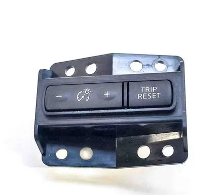 Nissan Qashqai Other switches/knobs/shifts 70424C