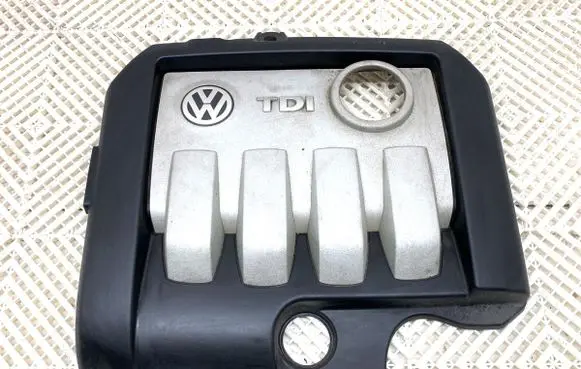 Volkswagen Golf V Engine cover (trim) 