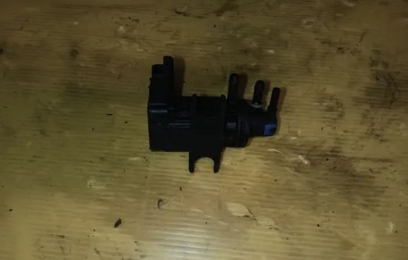 Ford Galaxy Vacuum valve 9808206880