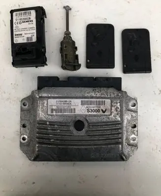 Renault Megane II Engine ECU kit and lock set 8200321263