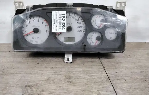 Mitsubishi Lancer Speedometer (instrument cluster)